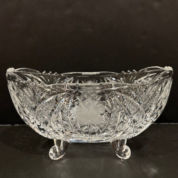 Vgt Zajecar 24% Lead Crystal Frosted Floral & Leaf Oval Footed Bowl Yugoslavia - Picture 1 of 4